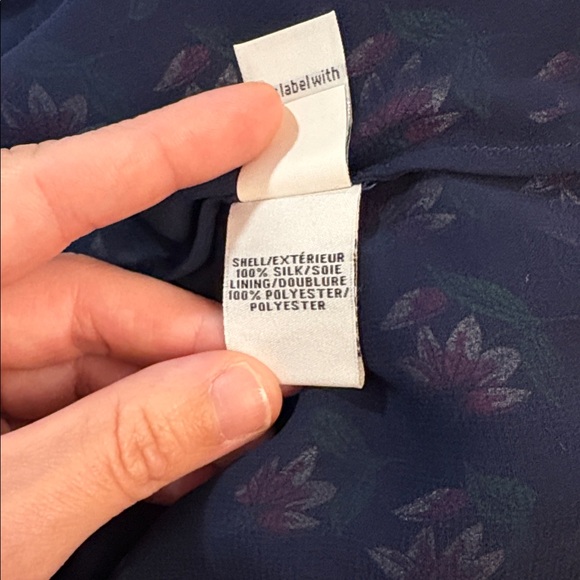 Diane Von Furstenberg Simonia Silk Blouse in Zen Floral SZ 6 EUC - Picture 5 of 7